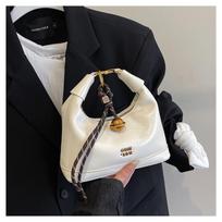 High-end and Fashionable Multi-purpose Single-shoulder Crossbody Bag for Commuting To Work With pendant