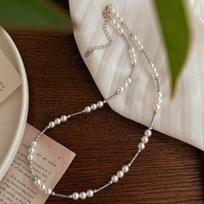 Silver Tone Twisted Chain Spaced Faux Pearl Choker Necklace balta