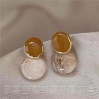 Unique design irregular stud earrings temperament Hong Kong style earrings individuality simple contrasting colors autumn and winter