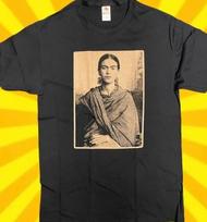 Frida kahlo graphic Tshirt L