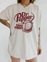 Dr Pepper logotipas Grafinis marškinėlis Dovanų Gėrimas Gaiviųjų gėrimų mėgėjas Karštos vasaros marškinėlis S gray