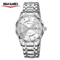 SKMEI Luxury Couple Watches Waterproof Luminous Date Week Watch for Female Male Quartz Stainless Steel Women Men Watch Men Style balta/sidabras