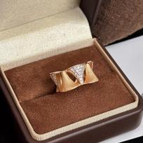 Xiaohongshu light luxury brushed small fan ginkgo biloba ring French medieval elegant high-end ring jewelry white