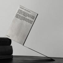 Rafinuotas metalinis stovintis knygų atramukas, originalus veidrodinis skandinaviškas knygų laikiklis, nerūdijančio plieno stalo organizatorius, elegantiškas knygų stovas