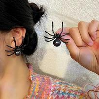 New Fashion Black Spider Pearl Earring Trendy Personality Dark Style Halloween Ear Nail For Women Alloy Geometric Ear Accessory white