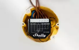 Shelly Wave Shutter LR valdiklis – Z-Wave Plus v2 ritininių žaliuzių variklių valdiklis