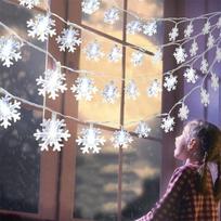 Snaigės LED stygos šviesos girlianda Linksmų Kalėdų dekoravimas Namų Kalėdų dovanos Naujieji Metai Kalėdų žvaigždės snaigės stygos lemputės 1.5M 10LED šilta balta spalva