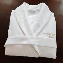 Conrad viešbučio dvigubo sluoksnio itin minkštas chalatas rudeniui/žiemai One Size (Length 114cm) balta