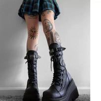 Demonia moteriški 9,5 cm platformos pusilgio baikerių batai - Tamsus gotikinis matinis punk stilius 37 black