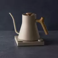 Elektrinis virdulys „Fellow Stagg EKG PRO“ 900 ml, sezamo spalvos smėlio atspalvio, su medine rankena