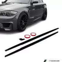 F-PERFORMANCE Poslenksčiai / Slenksčių apdailos, komplektas skirtas BMW E81 / E82 / E87 / E88, juodi blizgūs