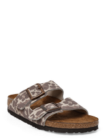Birkenstock - Arizona Print Leve Leo Sandcastle - Plokščiapadžiai sandalai - Smėlio