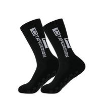 Customized Non-Slip Grip Outdoor Sock Men Soccer Socks Silicon Bottom Non Skid Football Basketball Sport Socks 36-44 juoda