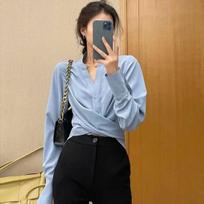 Spring 2025 Women's Light Blue Hong Kong Style V-Neck Shirt M juoda
