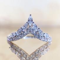 Huitan Fancy Female Ring V-shaped Design Fashion Contracted Style Dazzling Cubic Zirconia High Quality Luxury  for Women 10
