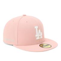 NEW ERA 59FIFTY kepurė LA Pink Rouge Los Angeles Dodgers šoninis logotipas MLB Onspotz išskirtinė plokščiu snapeliu beisbolo kepurė Dydis 8 63.5cm white