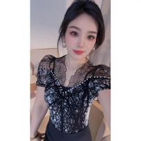 Women Lace Mesh Patchwork V Neck Pearl Detail Short Sleeve Printed Top S
