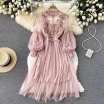 Pavasario naujienos Moteriška nėriniuota suknelė su gėlėmis Marlės žibintuvėlis rankovėmis Voile ilga suknelė Moteriška Retro kabliuko princesės suknelės 2 dalių rinkinys One Size rožinė