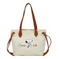The new canvas shoulder handbag is beige, one size fits all, and it is daily matched in the street trend shoulder bag. There is no sewing line. one size fits all