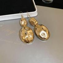 Exaggerated design glossy pleated earrings necklace set exquisite fashion collarbone chain light luxury high-end jewelry women