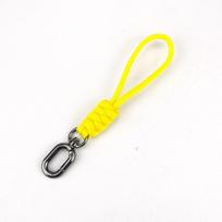 Paracord raktų pakabukas dirželis Ovalus sagtelis Didelio stiprumo parašiutinis laidas Avarinis išgyvenimas Anti-loss Kuprinės raktų žiedas Kaklui kabinamas yellow
