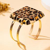 A Women's Bracelet, Sexy Geometric Leopard Print Bracelet, Suitable for Daily Wear and Autumn and Winter Wear