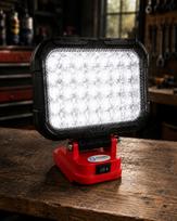 Statybinė lempa Milwaukee 18V M18 / 35LED, veikianti su baterija