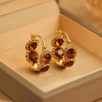 Champagne Gold Rhinestone Ear Cuff Fashion Versatile Temperament Earrings for Women Light Luxury Unique Design 18K brown