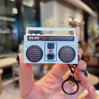 Mini Retro Diktofonas Raktų Pakabukas Gali Įrašinėti Ir Groti Muziką Smagus Muzikos Dėžutės Pakabukas Personalizuota Dovana Pora balta