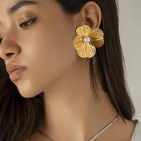 Metal Texture Three-Dimensional Ginkgo Biloba Flower Necklace Sweet Cool Imitation Pearl Fringed Necklace Earrings brown