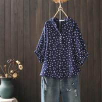 Cotton Yarn Shirts Large Size Tops Women Pastoral Style V Neck Half Sleeve Printed Shirts and Blouses Middle Aged Women one size tamsiai mėlyna spalva