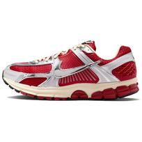 Nike Zoom Vomero 5 Gym Red Chrome Vyriški sportbačiai Metalinis sidabras Kokoso pienas IM3486-600 42