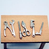 5Pcs 1:12 Mini Alloy Implement Set Adjustable Wrench and Pliers Repair Scene Props Dollhouse Decor and Toy Present beige