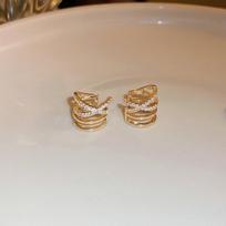 Intertwined Zirconia Ear Cuff: Non-Piercing, Multi-Layered, High-End Fashion Earrings for Women white