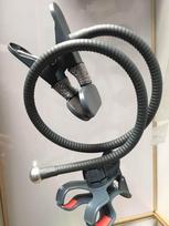 360° Rotating Metal Phone Holder for Bedside or Desktop pilka spalva
