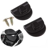 Juodi šoniniai akumuliatoriaus dangtelio spaustukai tvirtinimas apkaba L ir R Tinka Sportster Xl883 Xl1200 48 72 2004-2018 juoda