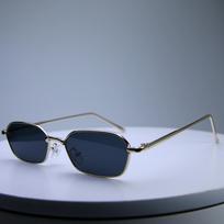 New Fashion Vintage Sunglasses Women Men Brand Designer Retro Metal Rectangle Sun Glasses UV Protection Shade Eyewear juoda