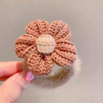 Švelni chaki spalvos gėlė gumytė plaukams scrunchie gumytė kuodeliui plaukų aksesuarai ruda