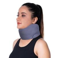 Wonder Care kaklo įtvaras miegojimui ir kaklo palaikymui. Minkštos putų įvijos palaiko stuburo slankstelius stabilius, kad sumažintų spaudimą kaklo stuburui. Pilkas-vidutinis M beige