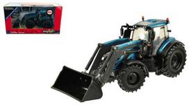 „Britains Valtra“ traktorius su TOMY priekiniu krautuvu