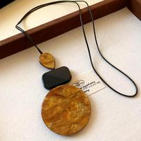 Trendy Bohemia Necklace for Women Advanced Pendant Neck Chain Retro Ethnic Style Sweater Chain Summer black
