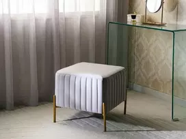 Beliani Taburetė UTAH velvetinė pilka