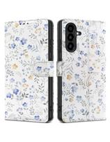 Dirbtinės odos dėklas, skirtas „Samsung Galaxy A26 5G / A17 4G / 5G“ piniginei – ramunės su lapais