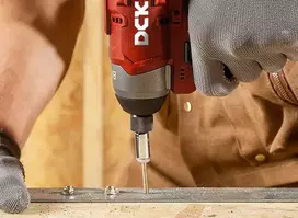 Akumuliatorinis bešepetėlinis smūginis suktukas 12V, KDPL04-8Z, DCK (be baterijos ir įkroviklio)