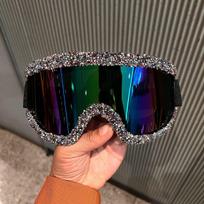 Full Rhinestone Embellished Sports Goggles Skiing Snowboarding Mountain Climbing Windproof Dustproof Protective Eyewear Hip Hop sidabras