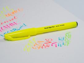Pentel Brush Sign Pen Ses15c fluo geltonas teptukinis rašiklis