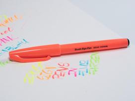 Pentel Brush Sign Pen Ses15c, raudonasis, su teptuko galiuku