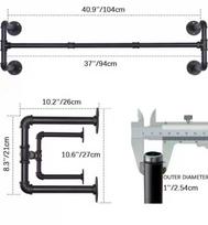 Industrinio stiliaus prie sienos montuojamas drabužių ekspozicinis stovas su vandens vamzdžių dizainu Black 105x25x25