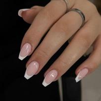 Elegantiški balti prancūziški apvalūs trumpi baleto stiliaus nude nagai - Nuimami ir stilingi Glue Style