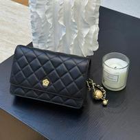 Fengshan Leather Woc Fortune Bag Gold Chain Single Shoulder Crossbody Bag Real Leather Fashion Flower Decoration Small Square Bag Women 19x12x4cm juoda